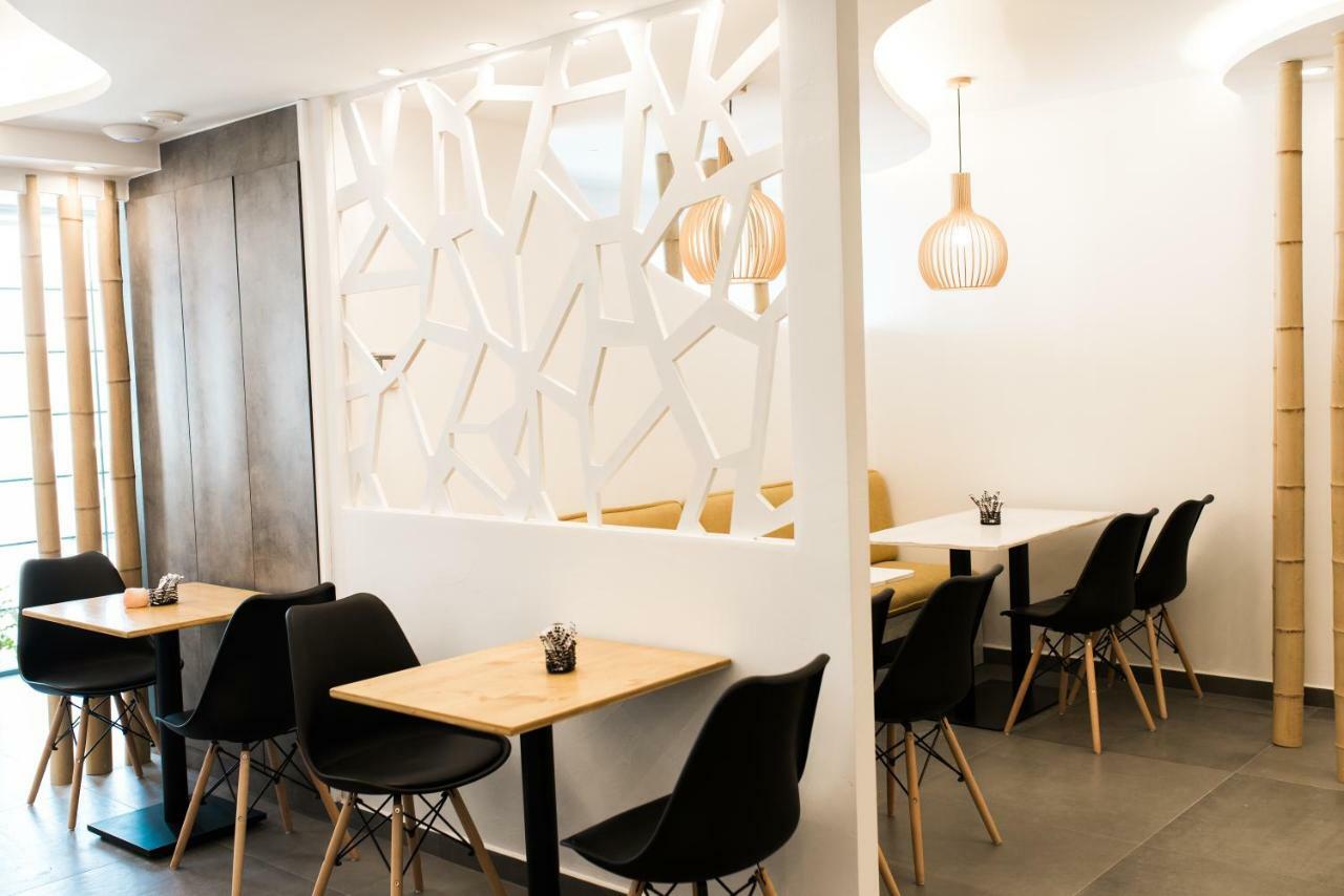 Margarita Hotel Фиростефани Екстериор снимка